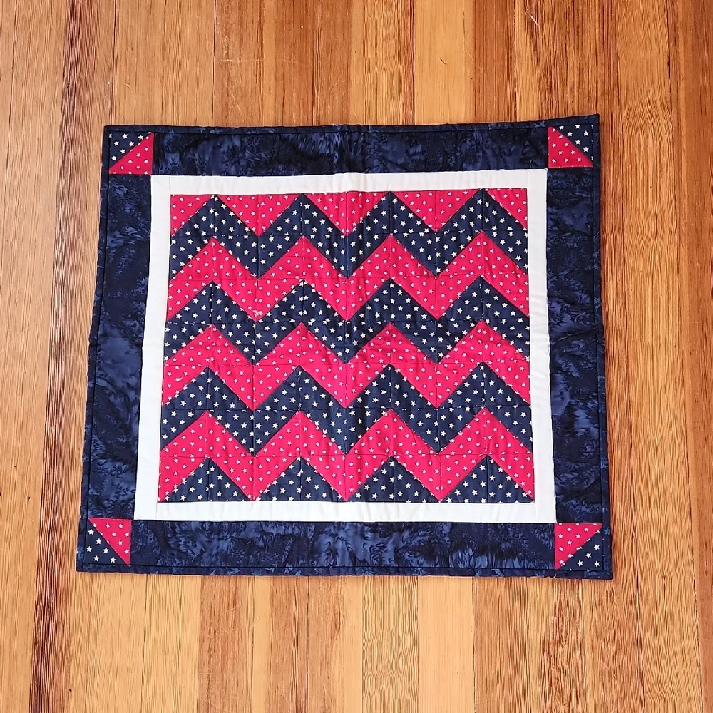 Patriotic Red White And Blue Table Topper (Appx.22"×24") - Picture 2 of 3